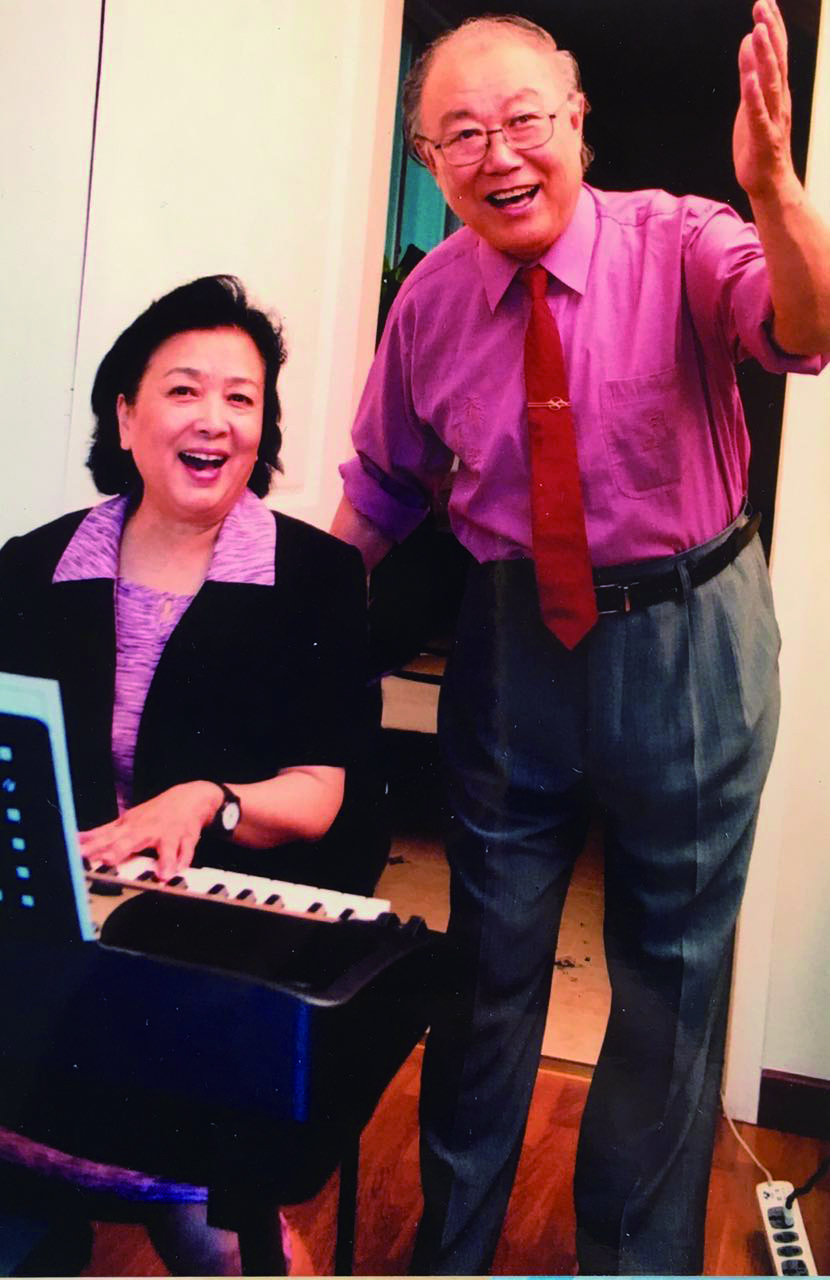 5张目(右)谢芳(左)夫妇
